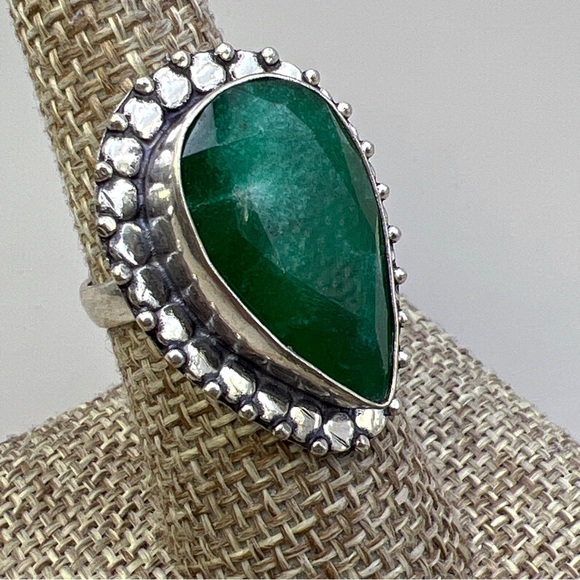 Faceted Enhanced Emerald Teardrop Silver Overlay Ring Size 7.25 - Picture 2 of 11